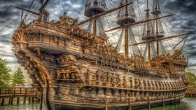 4K Ship of Wood