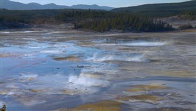 Yellowstone_Porcelain_Geysers