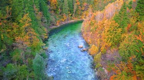 4K Autumn Valley River