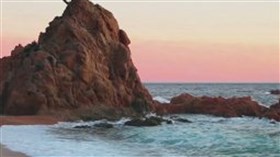 Ocean Waves Crashing